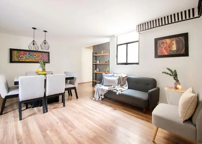 Centric And Practical In Roma Norte